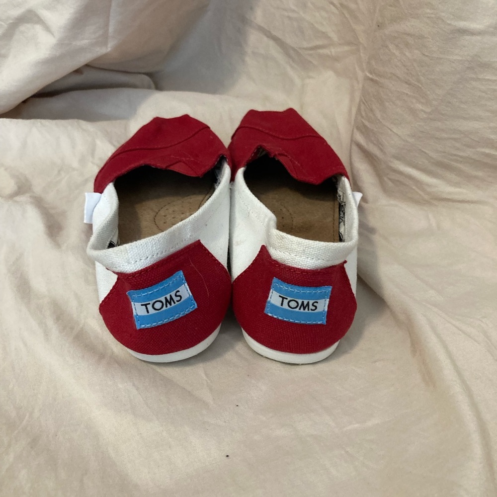 Women’s Tom’s size 7.5 NWOT - Picture 2 of 4